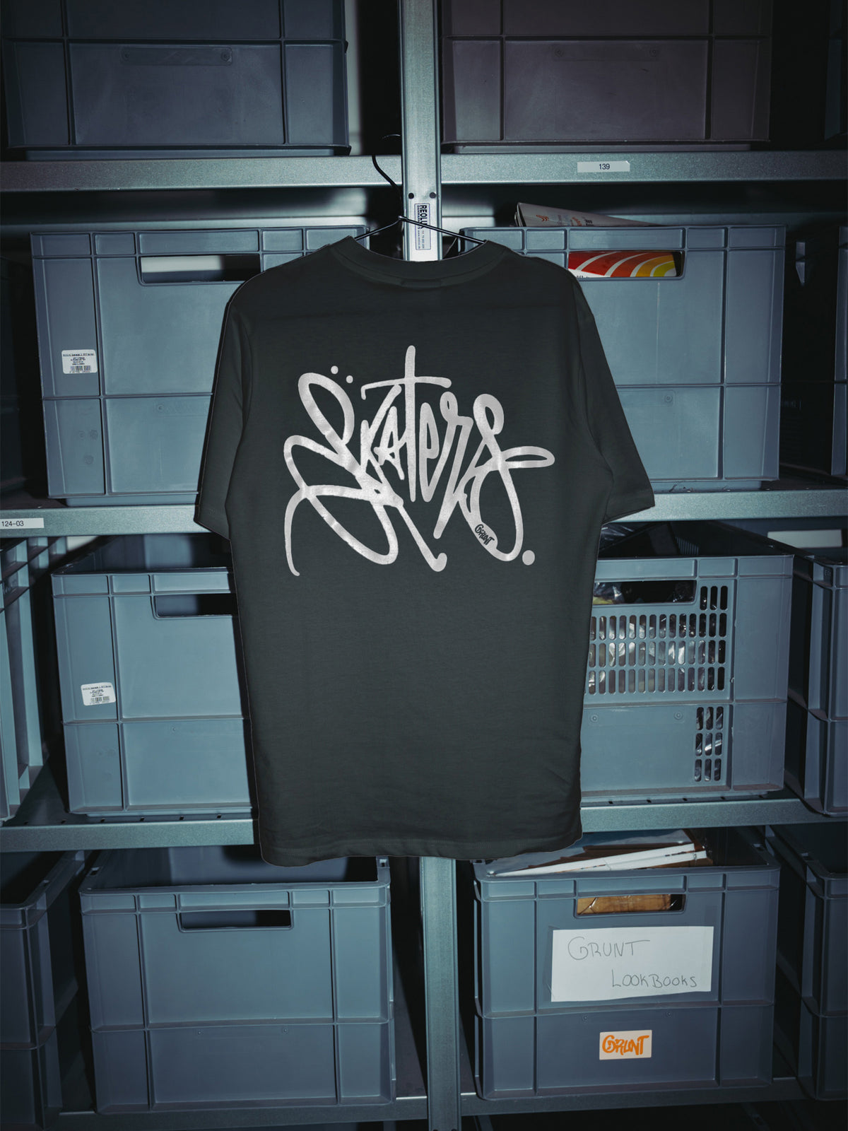 Grunt - T-shirts - Black - Sakra